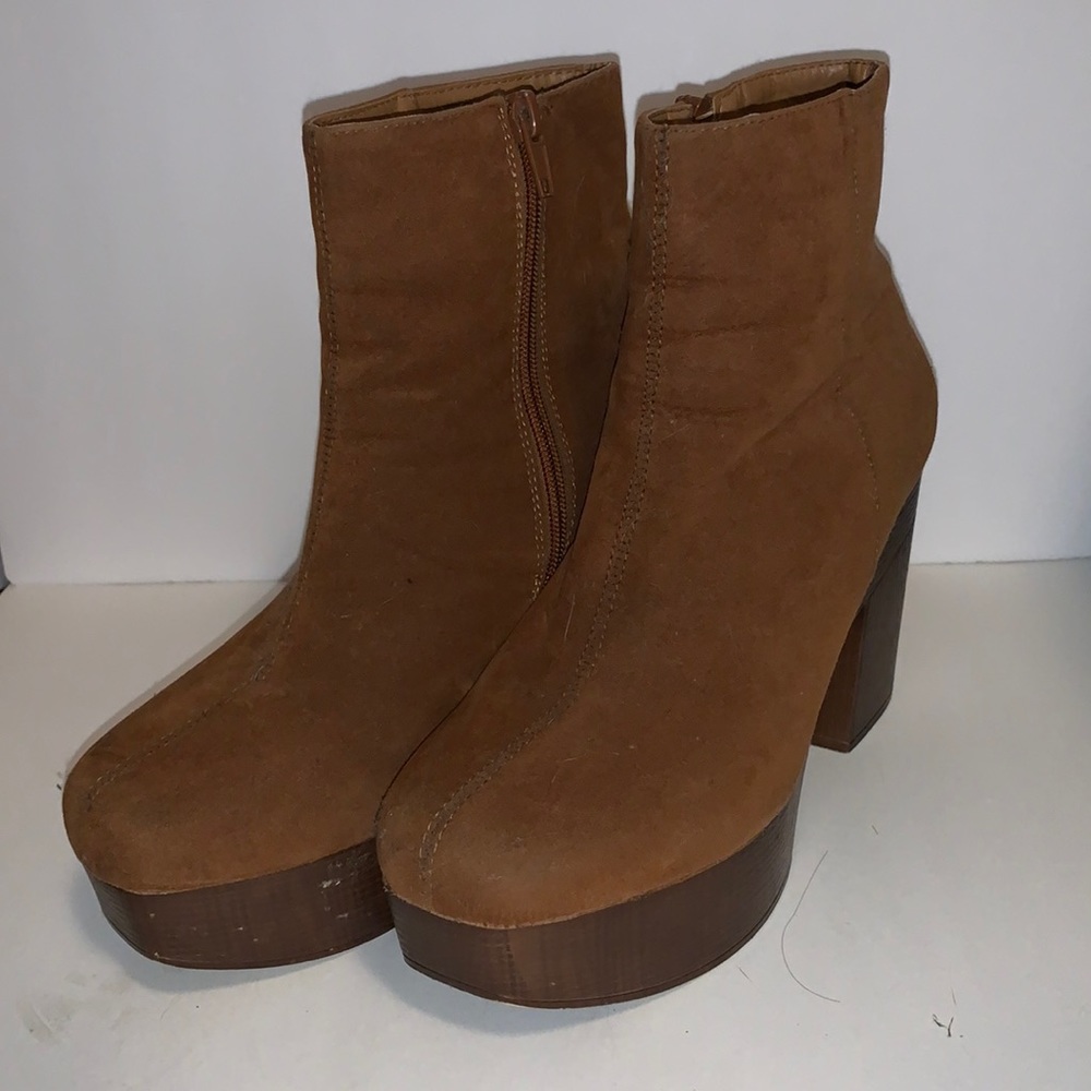 Woman’s Suede Ankle Boots